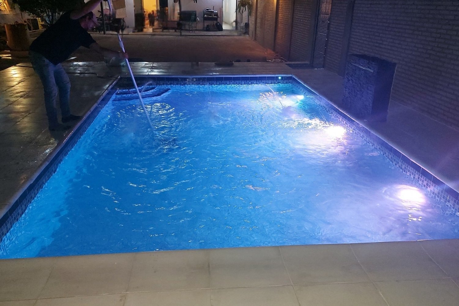 Trayectoria Limpiando una piscina antes de la entrega del trabajo